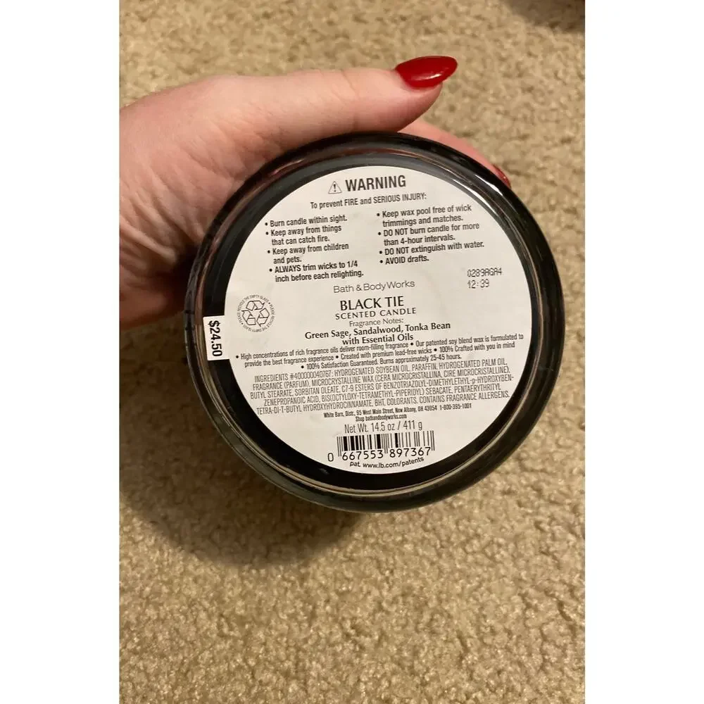 Bath and body‎ works black tie candle